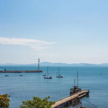 Saint George & Medical ホテル ポモリエ