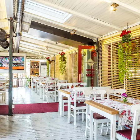 Saint George & Medical ポモリエ